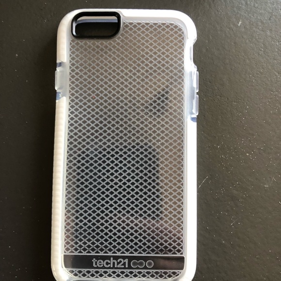 Tech 21 phone case for an iPhone 6/6S - Picture 3 of 4